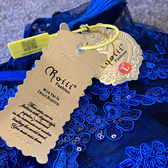 Beautiful Blue Long Dress with Lace and Beading - Picture 6 of 6